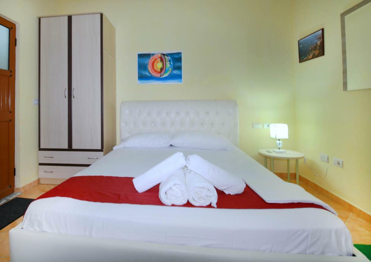 My Home Guest House Durrës Esterno foto