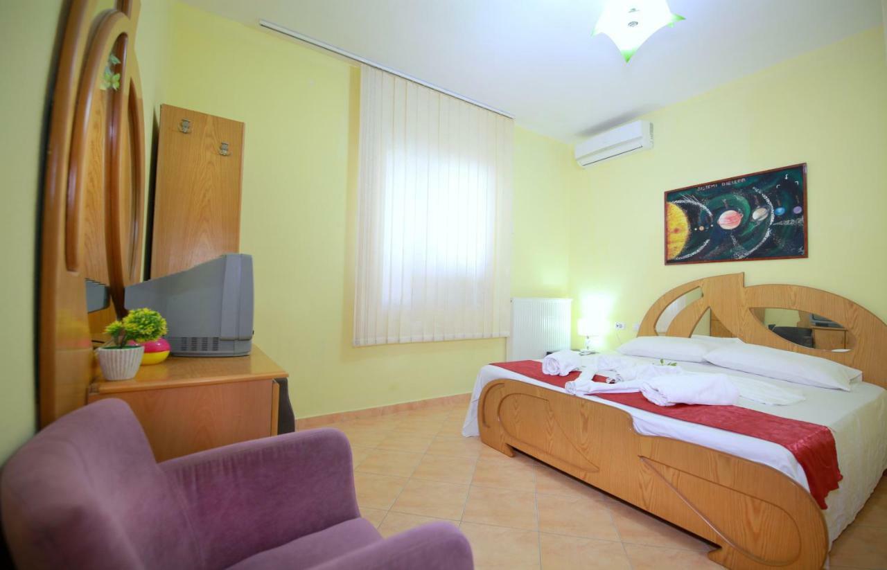 My Home Guest House Durrës Esterno foto