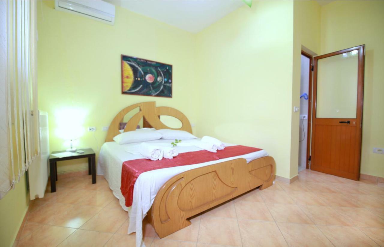 My Home Guest House Durrës Esterno foto